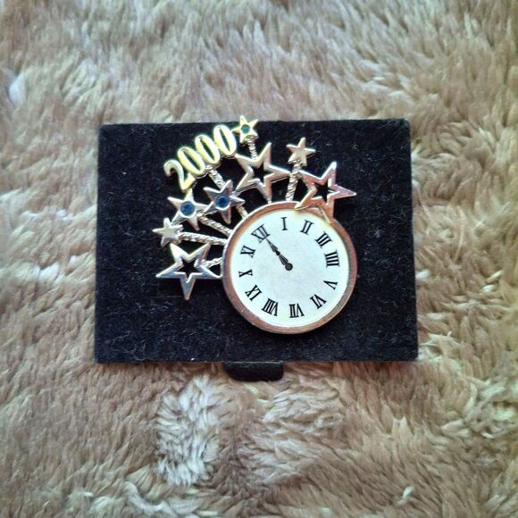 Avon Jewelry - Avon Millennium Clock Pin Stars & Rhinestones Y2K Vintage Silvertone New On Card